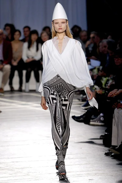Look 40